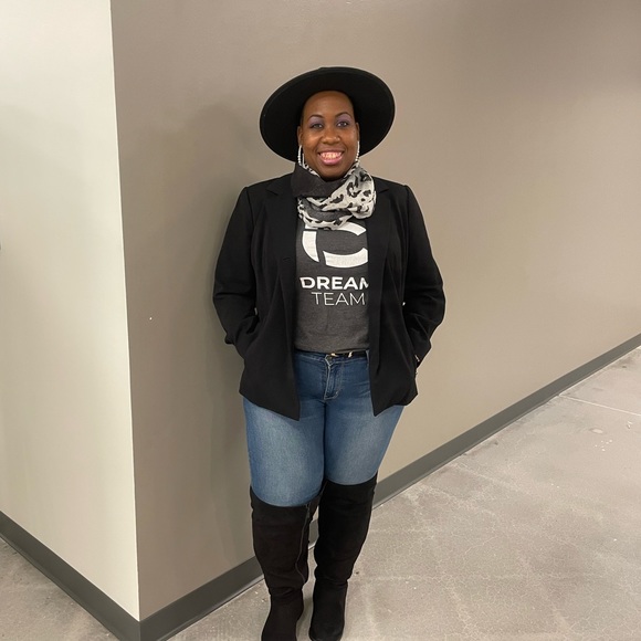 Meet your Posher, Latoya - Picture 5 of 9